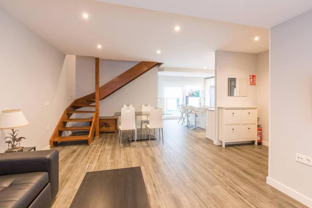Chalet En La Cuidad- Con Jardin Y Barbacoa Gijón Exterior foto